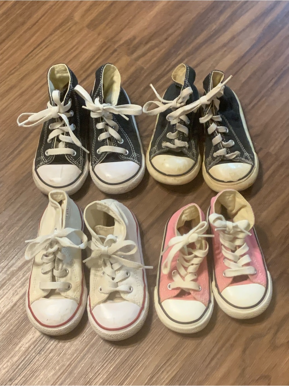 (4) Pair of Converse All Stars Chuck Taylor Infant Hi Top Sneakers Size 6 7 8